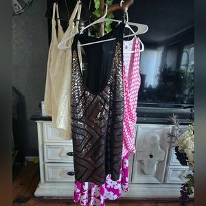 Bundle Of 4 Womens Tank Top, Fit Size Medium To Large